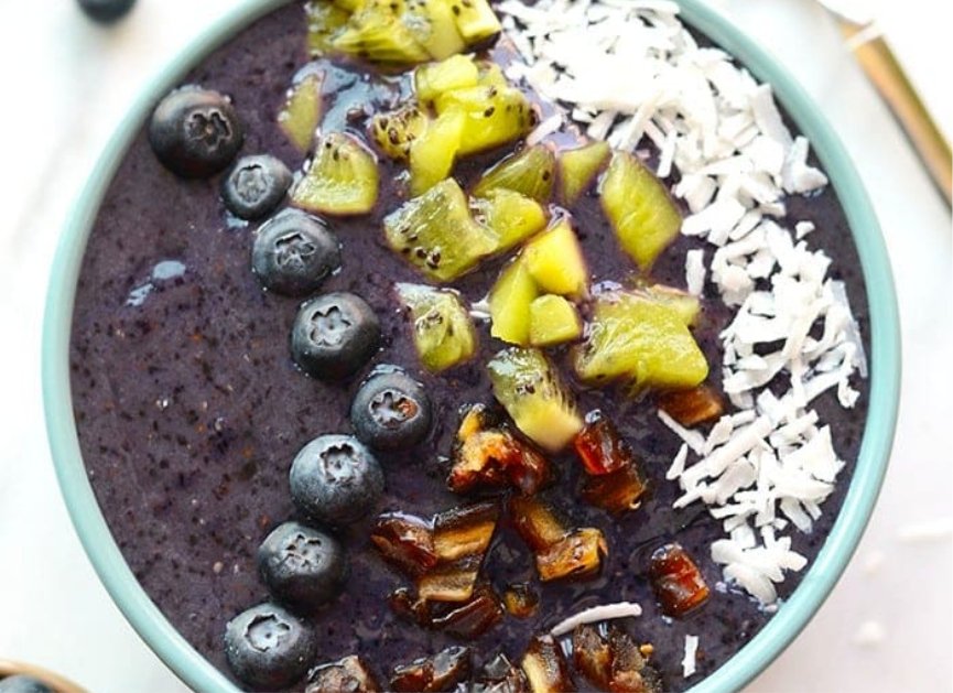 Blueberry Date Smoothie Bowl
