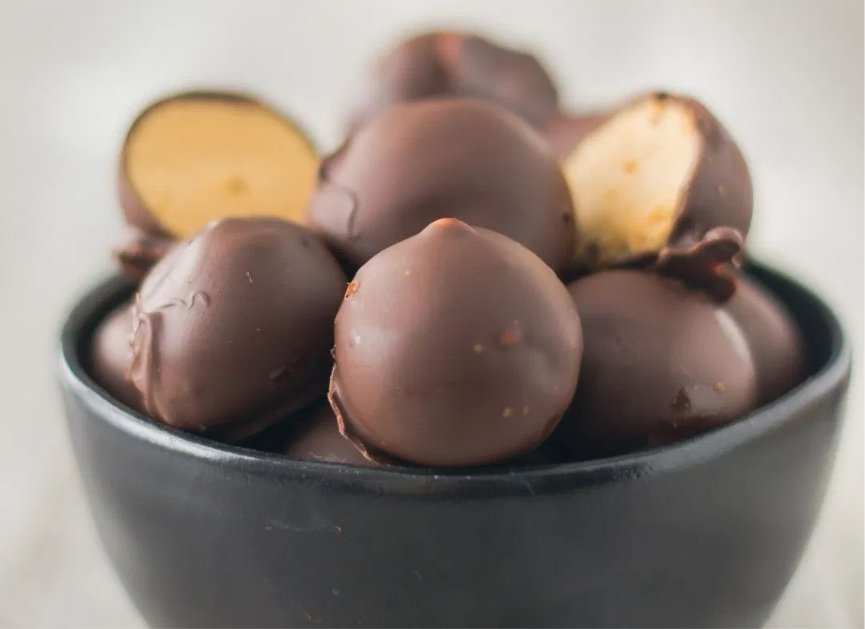 Chocolate Peanut Butter Protein Balls